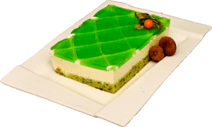 FIONA - Ciasto szpinakowe z puszystą masą cytrynową oblaną zieloną galaretką.