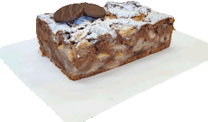 SZARLOTKA AMERYKAŃSKA - ciasto kakaowe z kawałkami jabłek i obsypane cukrem pudrem.